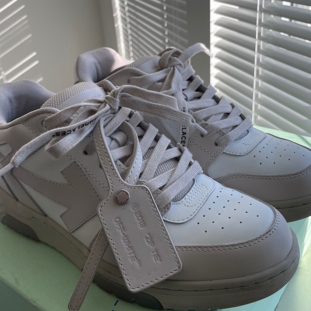 Off White White Beige